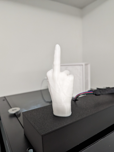 medio dedo by papá emeritus iv arte esculturas víspera santos mano 3d print model - Mito3D
