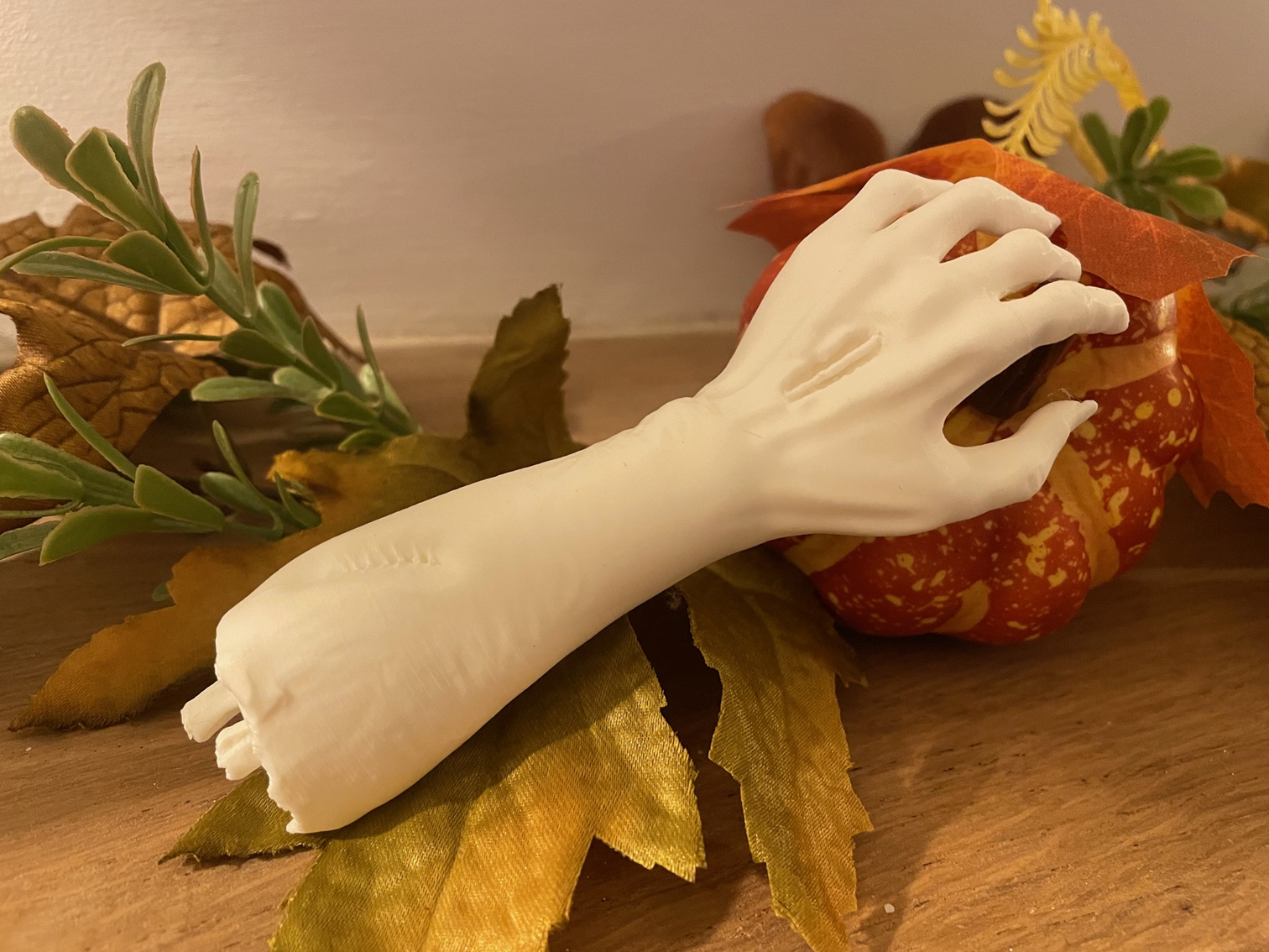 halloween zombie arm by hirsch 3d haushalt feierlichkeiten abonnieren blut wunden halloween2023 hand ghul of boden knochen 3D print model - Mito3D