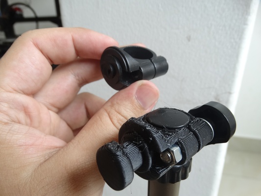 rotto treppiedi pezzo sostituzione by gabslacer utensili gadget telecamera aggiustare ricambio 3d print model - Mito3D