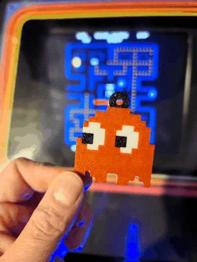 pac adam hayalet anahtarlık noel süs by imagine reality oyuncaklar oyunlar karakterler pacman oyun makinesi video oyunu arcadegame mürekkep parlak pembemsi clyde dava açmak mspacman süsü dekorasyon 3d print model - Mito3D