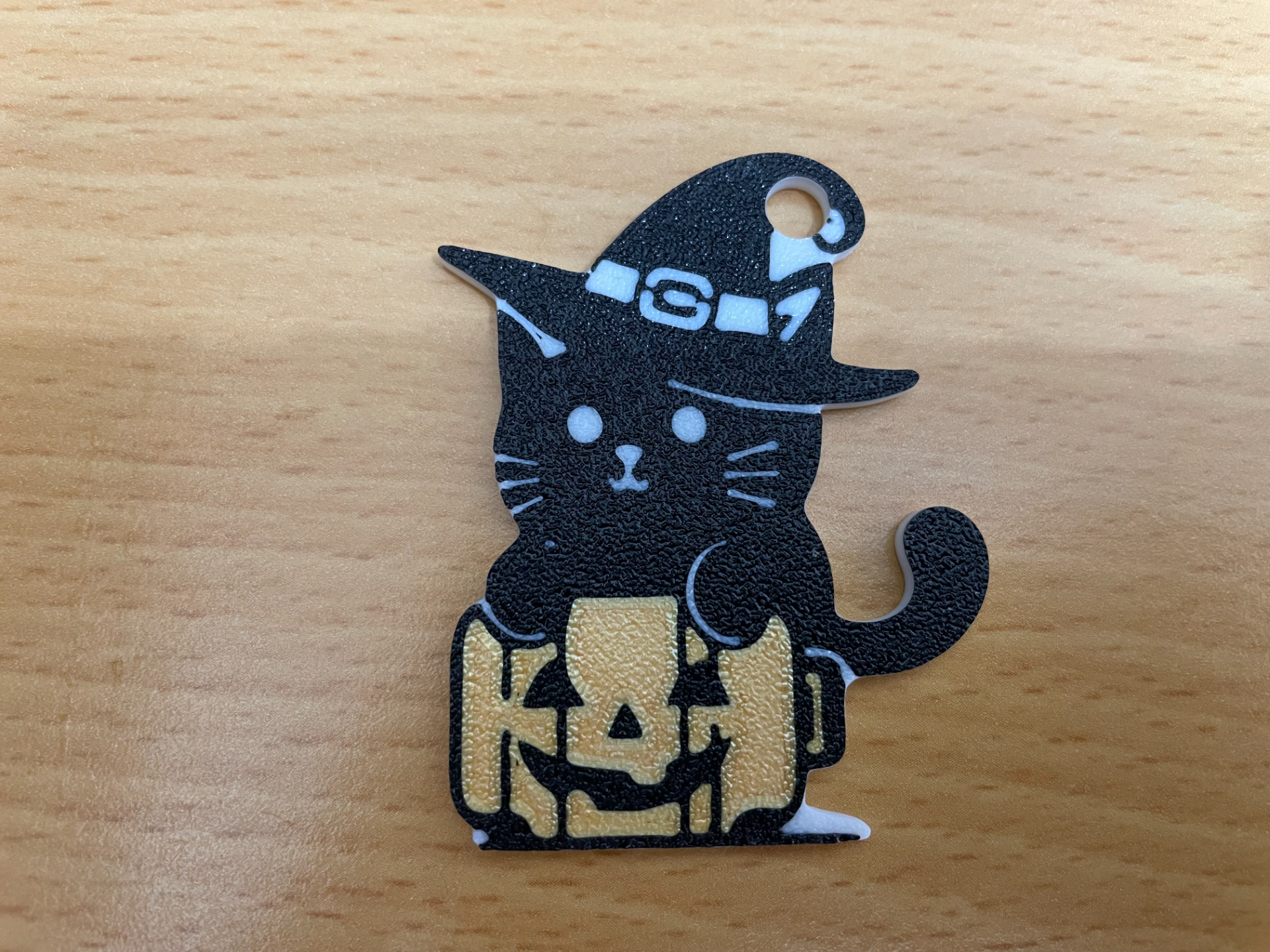 negro gato llavero víspera santos 2023 by correo iou casa festividades lindo etiqueta arte multicolor calabaza murciélago cuenco vela fantasma banda emoji cazafantasmas decoración accesorio puerta llave keychain3 3D print model - Mito3D