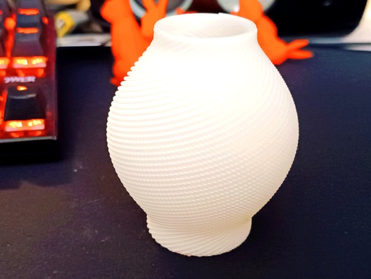 spiral vase dauerhaft by brechen haushalt dekor vasemode robust spiralvase zäh gebaut 3d print model - Mito3D
