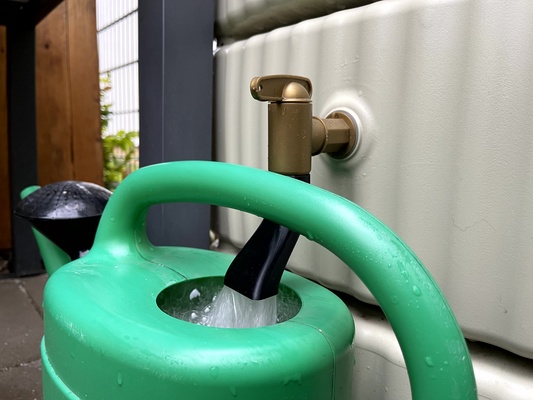 water outlet tank by glombche household garden watering adapter waterpipe wasser wasserhahn wassertank 3d print model - Mito3D