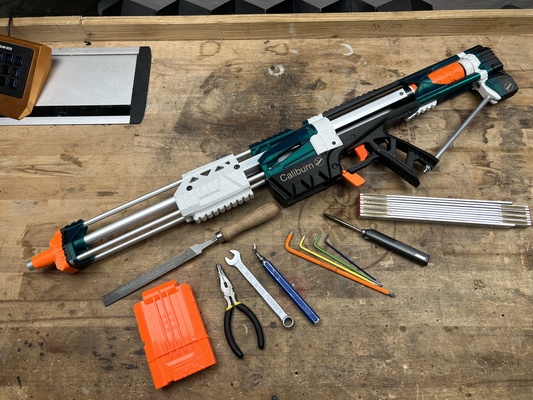 caliburn 2023 ger edition remixed by chaosdrucker toys & games toy dart chaos blaster fun darts nerf spielzeug druckluft 3d print model - Mito3D