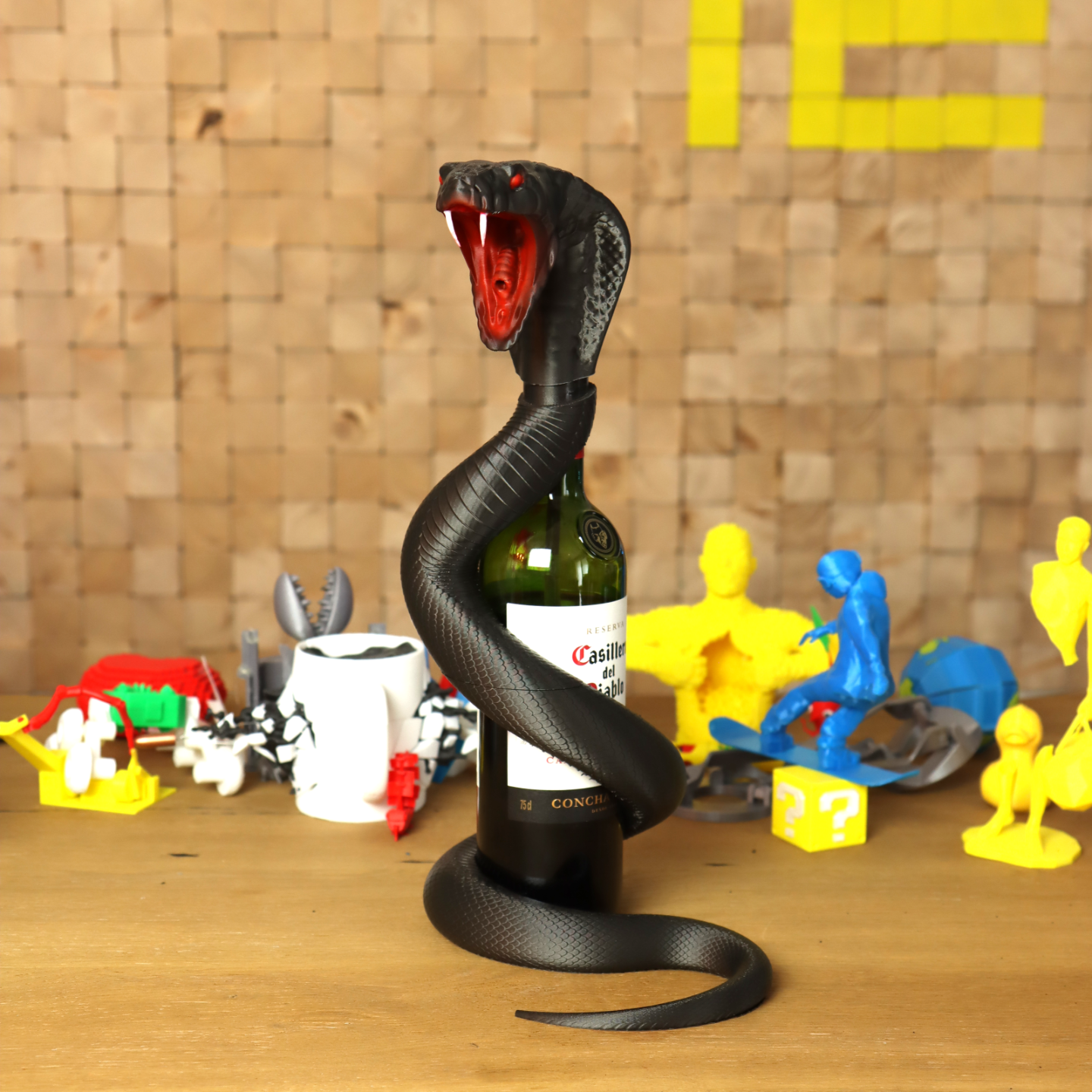 cobra vino dispensador by desafío impresión arte esculturas serpiente víspera santos botella 3D print model - Mito3D