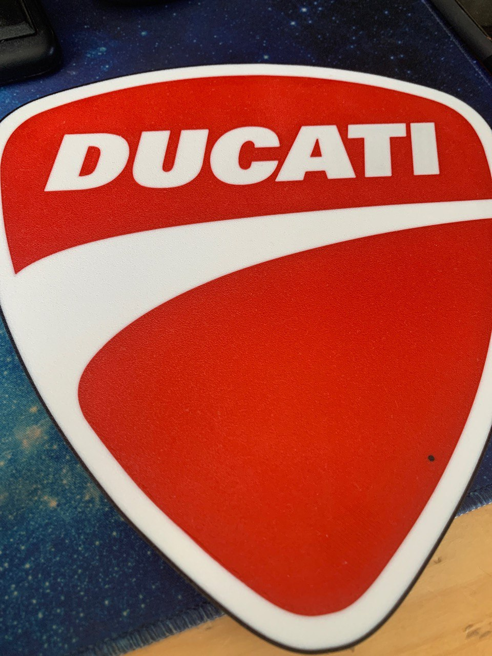 ducati logo leuchtkasten kratzen by jose lorca kunst zeichen logos art 3D print model - Mito3D