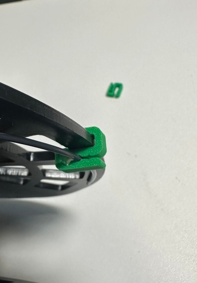 iiid max 3d filament spool clip by erikslan printer accessories holder iiidmax 3d print model - Mito3D