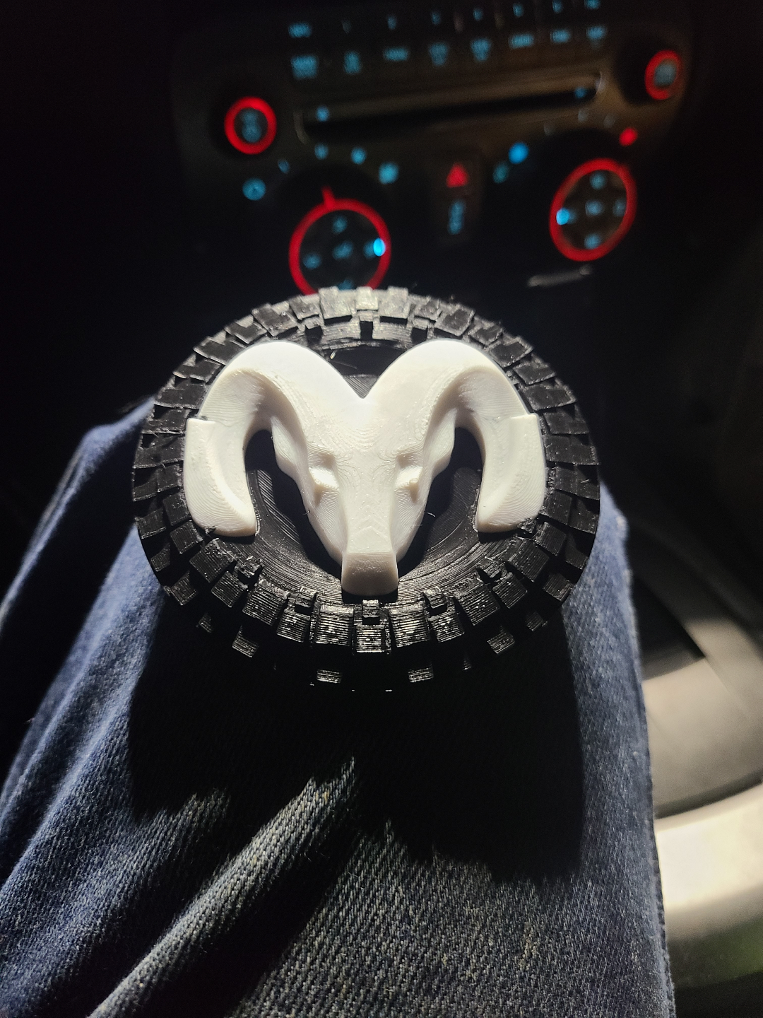 ram porte gobelet coaster by whitedevil56 art panneaux logos esquive ramasser camion emblème 3D print model - Mito3D