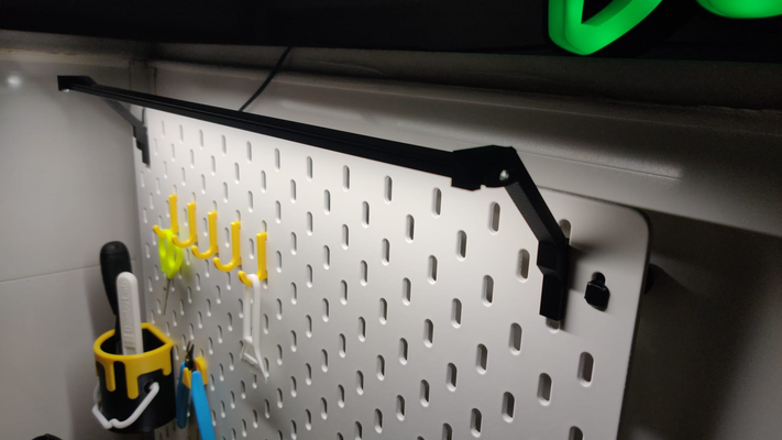 skadis led profil kulp destek gizli tel kanal by lozagon1234 ev halkı ofis led lamba düzenli kablo yönetimi 3d print model - Mito3D