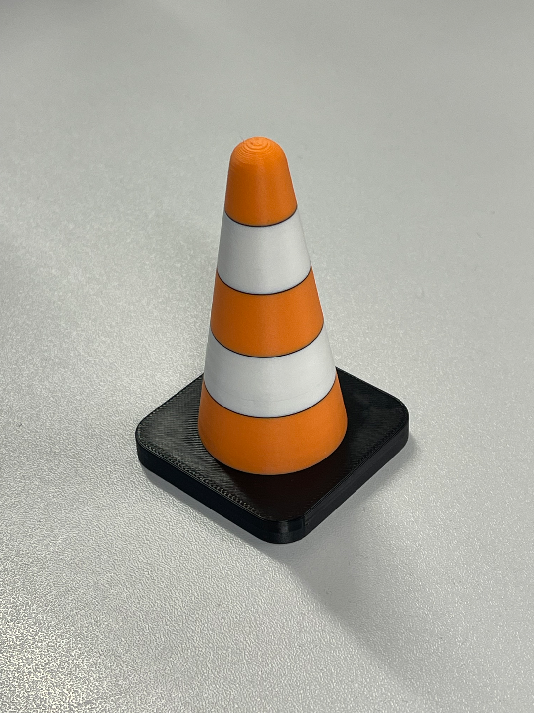 traffico cono orange white by steve hentske giocattoli giochi giocattolo multi colore 3D print model - Mito3D