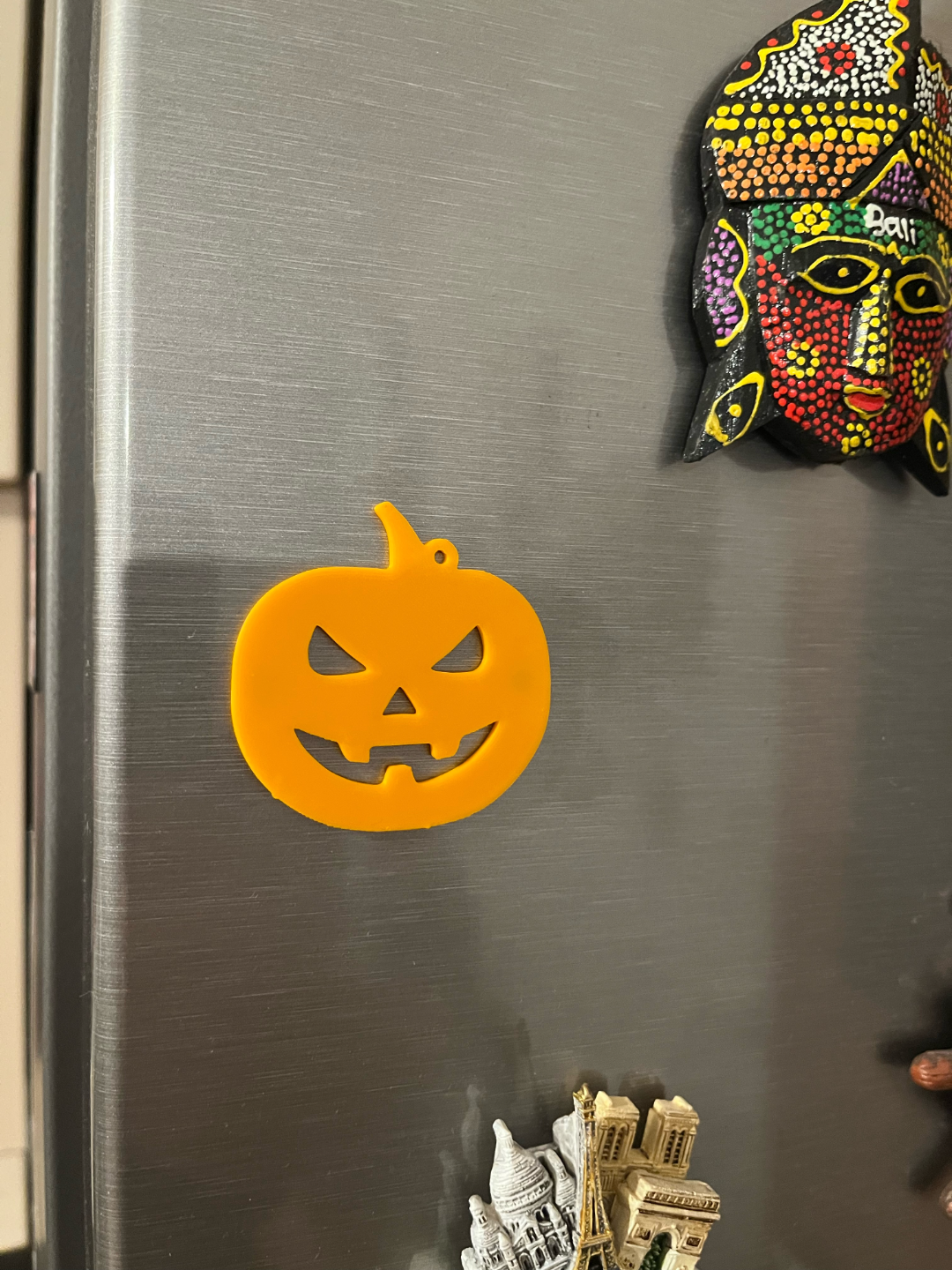 magnético jack o' lantern chaveiro remixado by enxerto arte moeda distintivos bruxas assustador vaia abóbora 3D print model - Mito3D