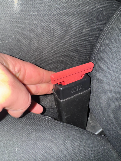 strapper - seatbelt silencer by jcbohman hobby & diy vehicles seat belt 3d print model - Mito3D