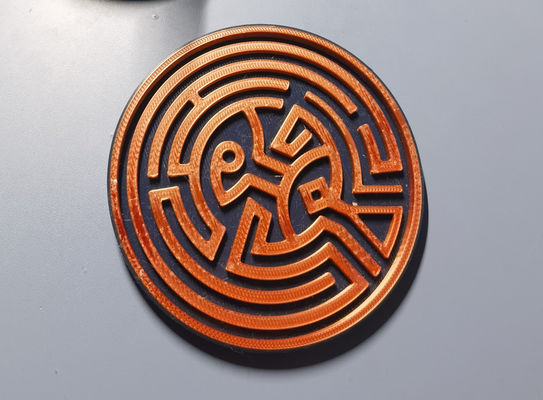 labirinto sottobicchiere remixato by hebefans domestico ufficio ams 3d print model - Mito3D