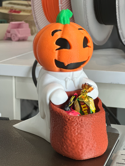 trick or treat pumpkin kid by mixitoreviews 3d printer accessories halloween pencil hold candyholders decoracion cartoon cartooncharacter 3dprint 3d print model - Mito3D