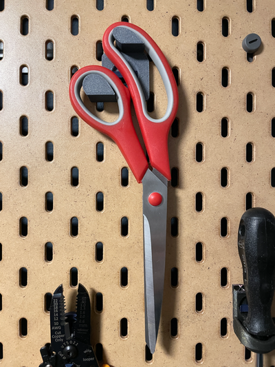 ikea skadis sk dis scissors holder v2 by zee solo tools organizers orgainizer scissorsholder tclips t clip t-clip 3d print model - Mito3D