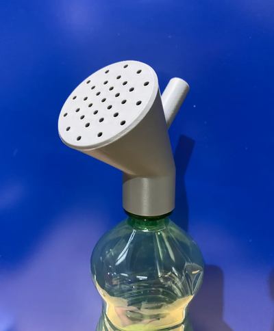 haustier flasche bewässerung deckel by restauriertoctor haushalt garten haustierflasche pflanzen 3d print model - Mito3D