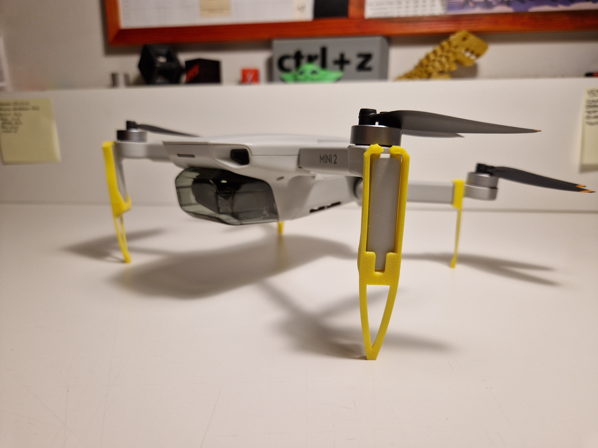 dji mini 2 aterrizaje engranajes apoyo remezclado by nyx nk pasatiempo bricolaje diy zumbido djimini2 pies césped 3D print model - Mito3D