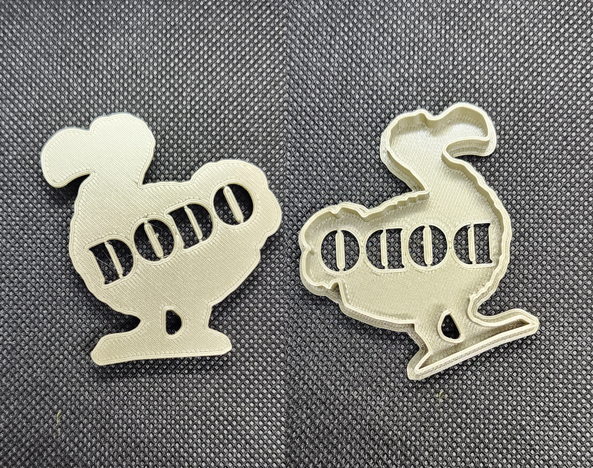 dodo bird cookie cutter by triplegworkshop art sculptures cooking decoration baking cookies cookiecutter 3dcookiecutters cookiestamp cookiecutters cookiescutter christmascookiecutter bakingcookies 3D print model - Mito3D