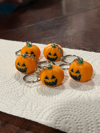 jack-o-lantern keychain by kylemraley household decor pumpkin jackolantern decoration halloween fall 3d print model - Mito3D