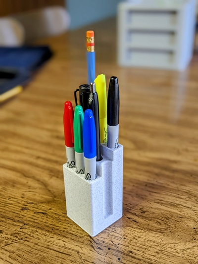 yazı kap raf v2 by beirofalon ev halkı ofis organizatör sıra kalem masa düzenleyici kalemler gereçleri lamy lamysafari silinmez deskaccessory fosforlu hediye noel 3d print model - Mito3D