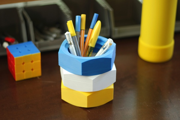 ayy fındık kalem organizatör yeniden karıştırılmış by julia ebert ev halkı ofis masaüstü kalemlik kalemlik masa düzenleyici düzenlemek 3d print model - Mito3D