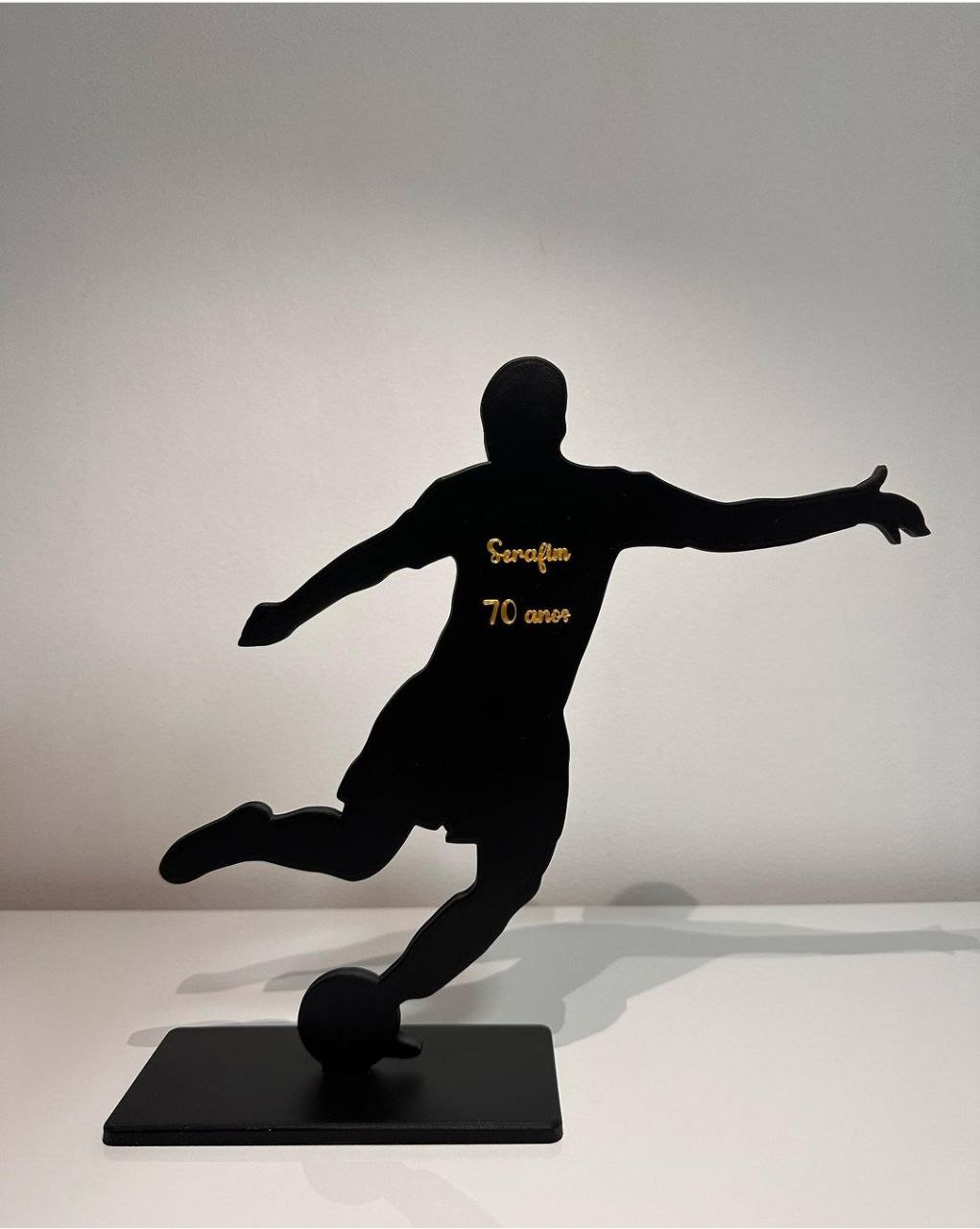 trophy football player by tr3dcreations art sculptures 3D print model - Mito3D