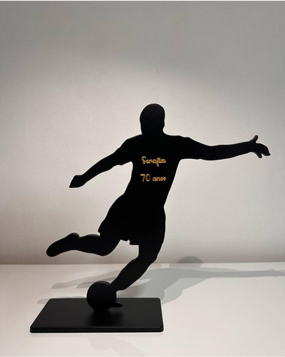 trophée football joueur by tr3dcreations art sculptures 3d print model - Mito3D