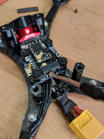 beyaz gürültü tbs birleştirmek nano çapraz ateş anten düzeltmek by şifre avcısı hobi kendin yap rc 20mm çapraz birleştirici 3d print model - Mito3D