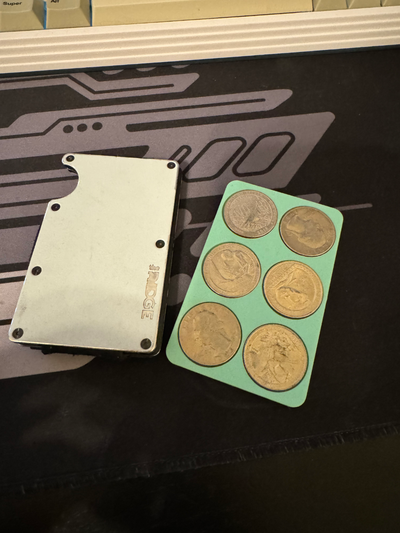 ridge wallet coin holder 2 euro coins by notjoel tools gadgets 3d print model - Mito3D