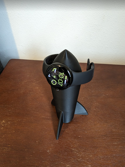 pixel reloj 2 cohete cargando estante soporte by ericriley519 casa oficina inteligente 3d print model - Mito3D