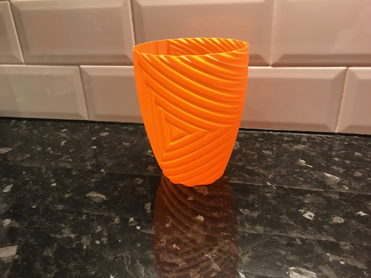 triangle ondulation vase pot by brithawkes ménage décor 3d print model - Mito3D