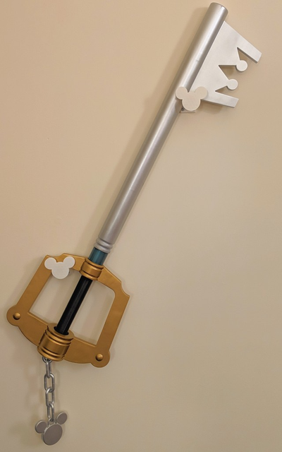 sora keyblade tamanho real remixado by ghimli470 adereços cosplays réplica arma reino corações cosplay 3d print model - Mito3D