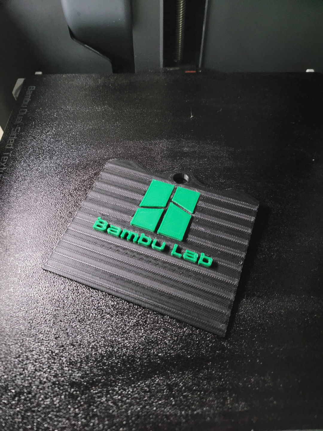 bambu laboratorio raspador xxl by thispatrik3d 3d impresora accesorios bambulab potenciar cama impresión eliminarimprimir fácil herramienta artilugio multicolor 3D print model - Mito3D