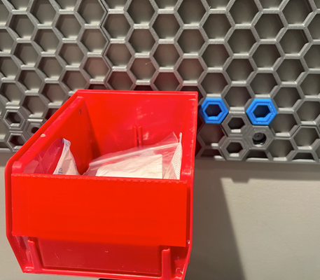 akro behälter montieren hsw mauer by fishercraigj werkzeuge veranstalter bienenwabe lager 3d print model - Mito3D