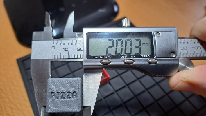 calibrazione cubo + dado veloce cibo ordine by spazioso 3d stampante test modelli decisione fast food 3d print model - Mito3D