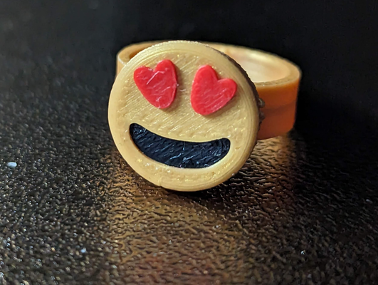 emoji anillo by bazzlington moda anillos niños juguete novedad 3d print model - Mito3D