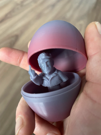 donald koz sürpriz yumurta by reefer sanat heykeller donlad kahretsin siktir orta parmak funda yumurta 3d print model - Mito3D