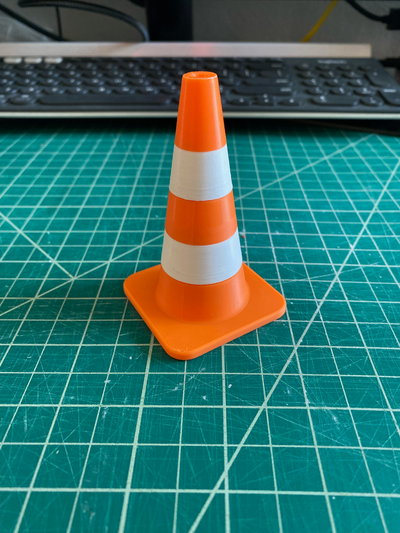 miniatura tráfego cone remixado by desculpe miniaturas cone laranja cuidado mini carro corrida construção 3d print model - Mito3D