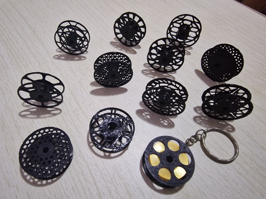 pacco mini arredamento filamento bobine by bs 3d stampa miniature bobina portachiavi bs3dprint organizador muestra miniatura collezione 3d print model - Mito3D