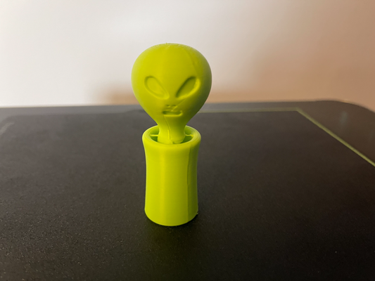 shakinhead alien by catharsis69 miniatures miniature wobbler wobble head fun kids 3d print model - Mito3D