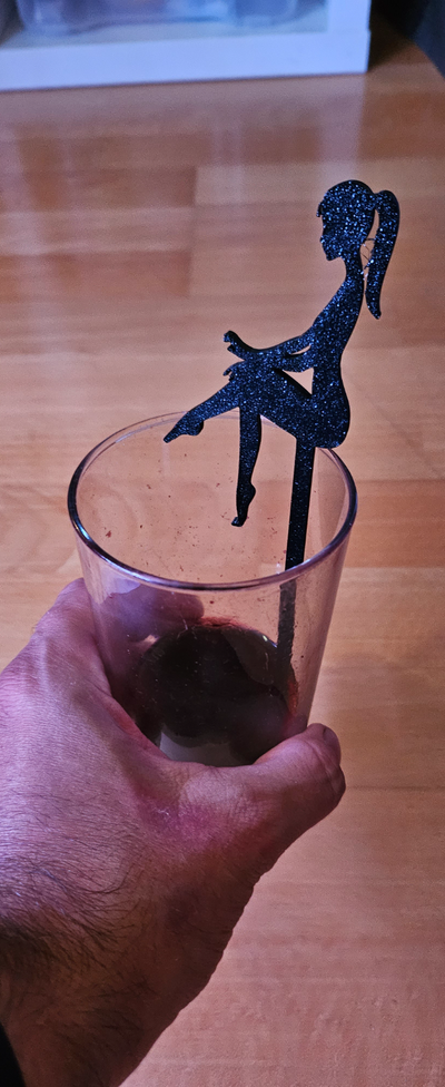 cocktail stöcke getränk rührer by tooby77 haushalt feierlichkeiten mädchen trinkstab stock 3d print model - Mito3D