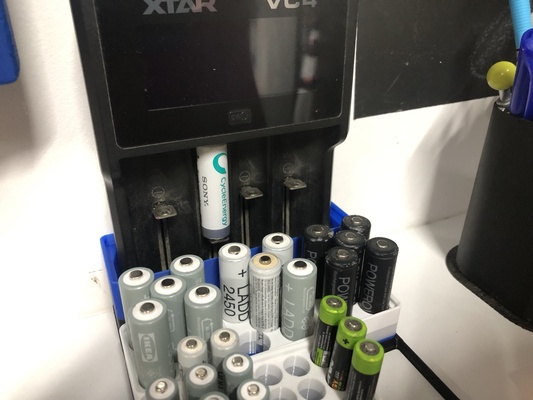 gridfinity xtar vc4 vertikale halter unterstützung neu gemischt by konfirm labor werkzeuge veranstalter batterie 3d print model - Mito3D