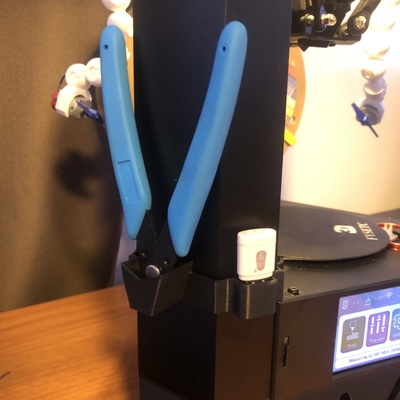 usb adapter snips holder monoprice mini delta by linkdesigns 3d printer accessories organizer usbadapter 3d print model - Mito3D