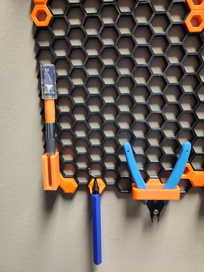 hsw exacto holder remixed by jarrod666 tools organizers honeycomb storage wall exactoknife hobbyknife fiskars remix sharpie sharpieholder exactoholder 3d print model - Mito3D