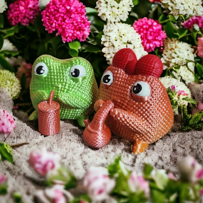 cute drinking frog couple crochet style by 3djpdesigns miniatures animals frogs frogies frogis knitted knitting crocheted multicolour multicolor easy to print supportless gift amphibian dragon dragons weed bong high cannabis animal cuteanimal kawaii pencil holder pen lighter lighterholder lightersleeve assembly color 3mf file christmas xmas male female bow disney frug toad 3d print model - Mito3D