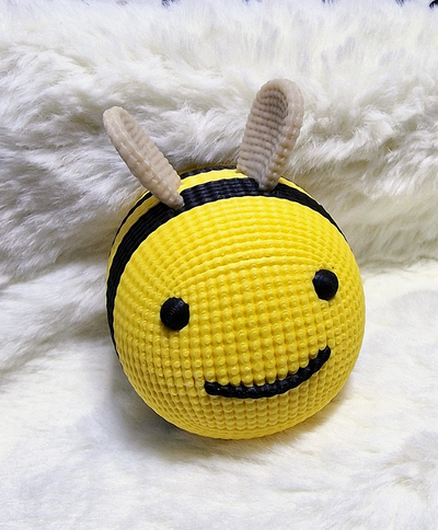 handcrafted crochet bee by naraaprints household decor knitted 3d print model - Mito3D