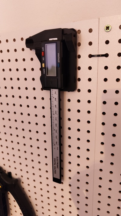 caliper mount metric pegboards remixed by codie-fz tools organizers pegboard messschieber 3d print model - Mito3D