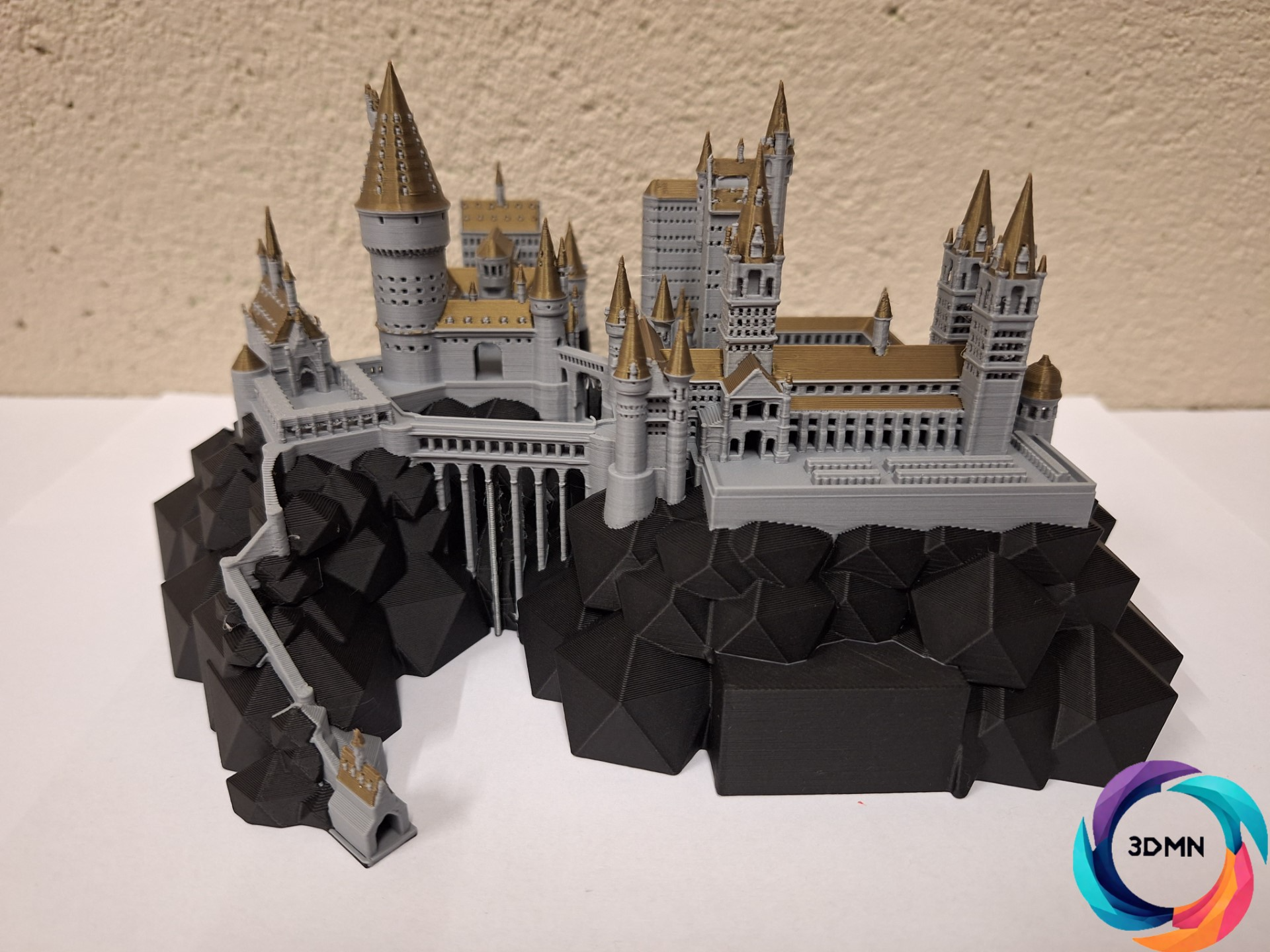 harry töpfer hogwarts neu gemischt by 3dmn kunst modelle schloss dekoration film farbe remix spaß fantasie magie magier replik potter ams mehrfarbig 3D print model - Mito3D