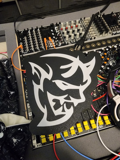 esquivar demonio ligero caja by producción relámpago arte señales logos hellcat ligera 3d print model - Mito3D
