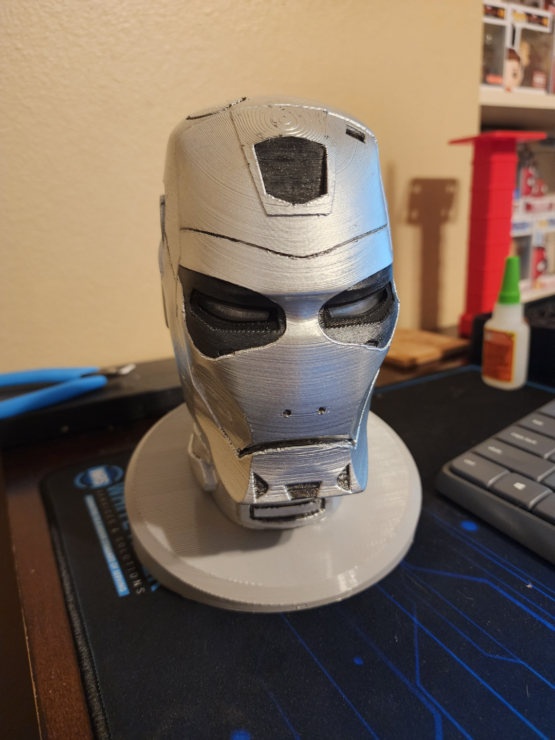 hierro terminador ventilador arte busto by digitallyforgeddesigns accesorios cosplays hombre acero led monitor 3D print model - Mito3D